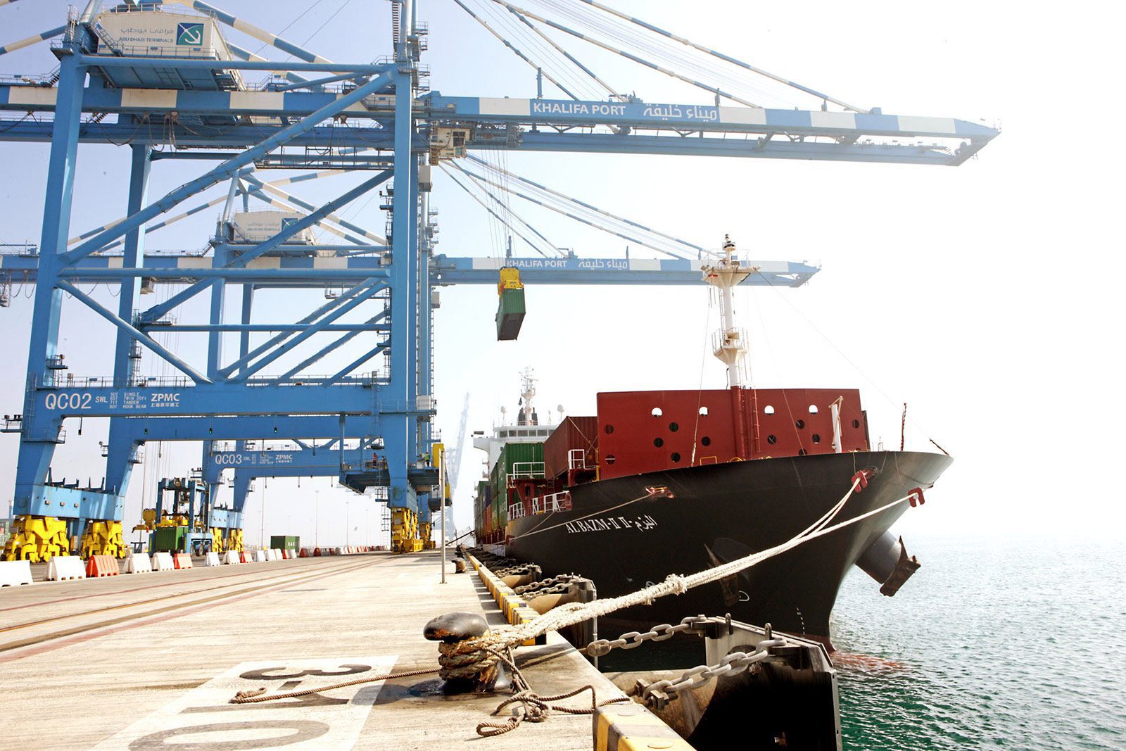 ميناء خليفة ضمن المراكز الخمسة الأولى عالميا