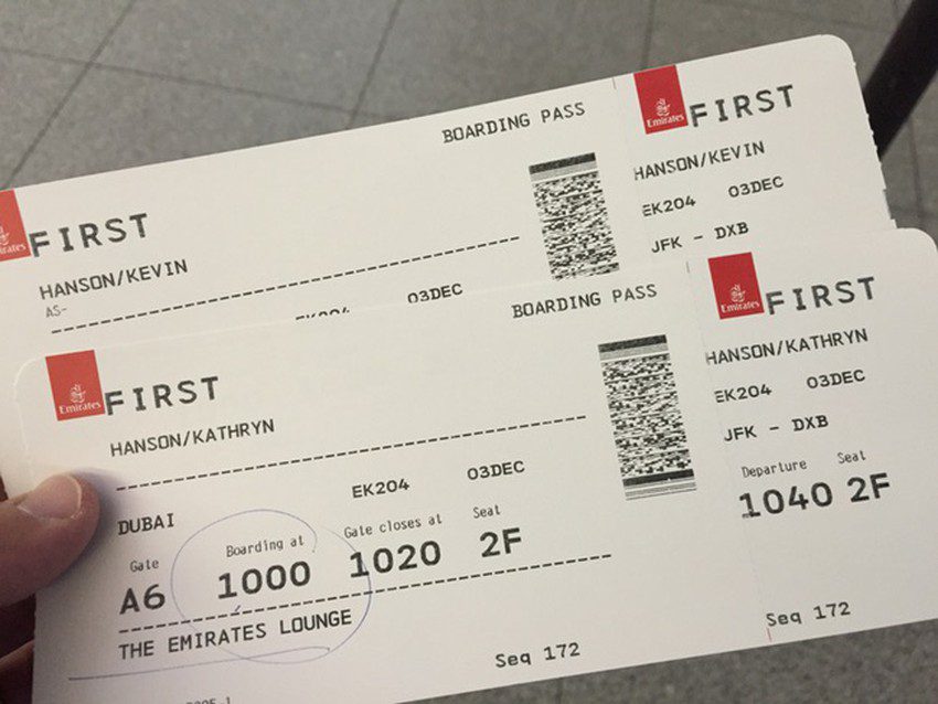 Сколько стоит билет москва дубай на самолете. Билеты на самолет. Билеты на самолет Москва Дубай. Билеты на самолет Думаи. Фотография авиабилетов.