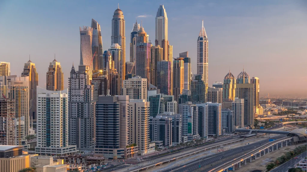shutterstock_2549358167.jpg إقامة مستثمر في دبي-إتقان لتأسيس الشركات وتطوير الأعمال - ITQAN