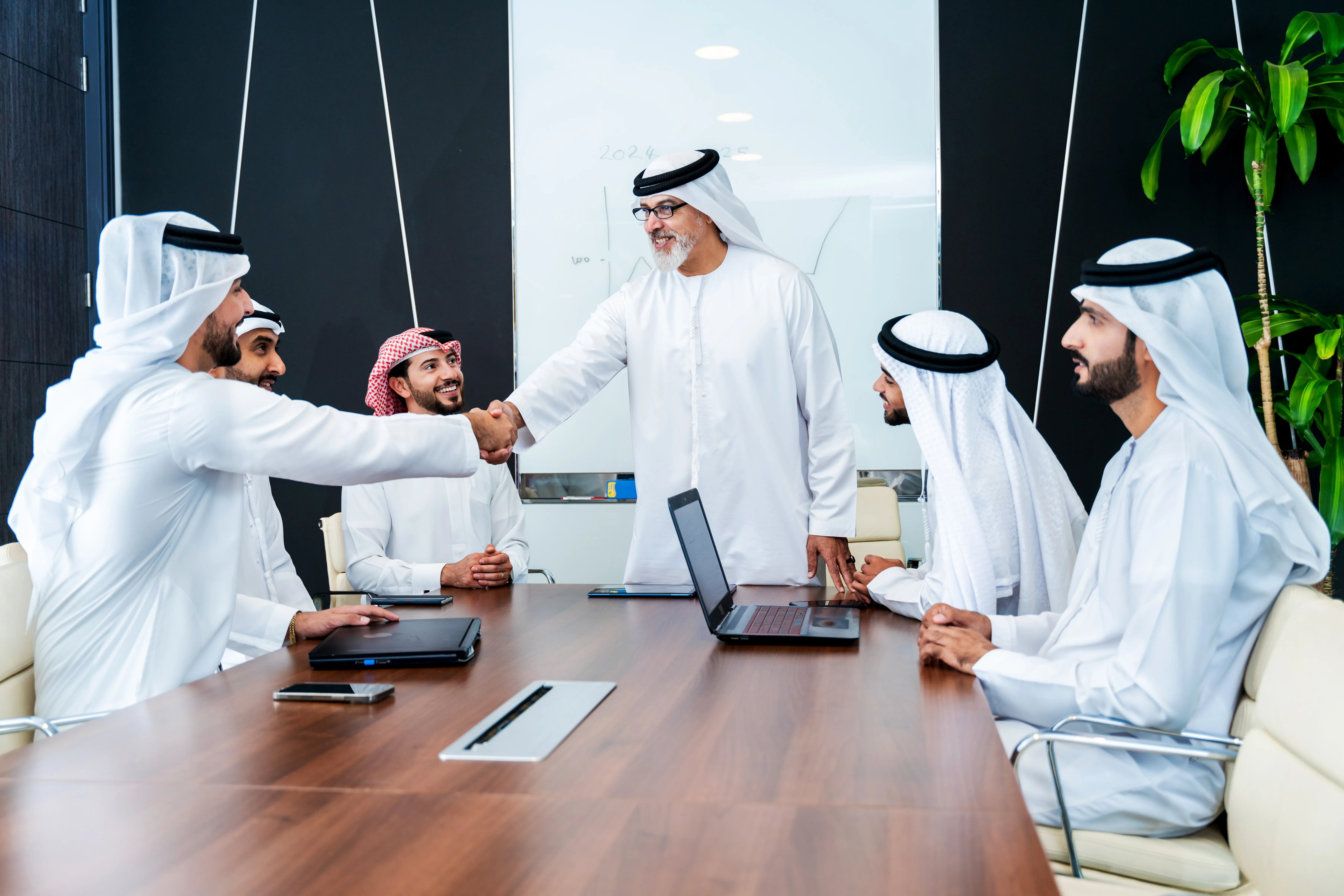 shutterstock_2483212929 ifza company setup-A Complete Guide to Business Setup in the UAE-إتقان لتأسيس الشركات وتطوير الأعمال - ITQAN